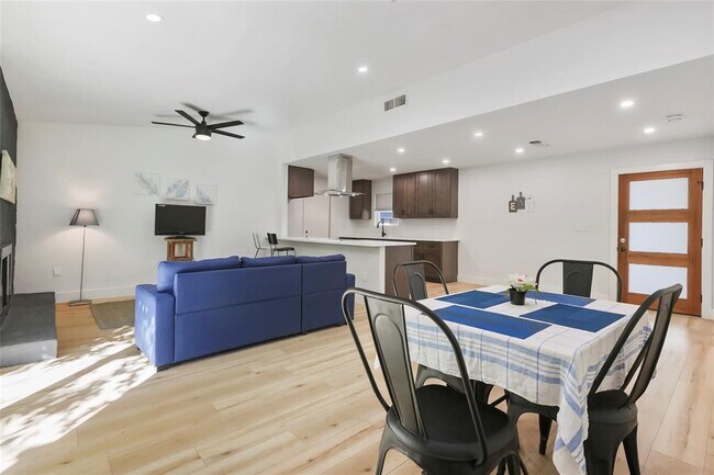 Foto del edificio - 10410 Quail Ridge Dr