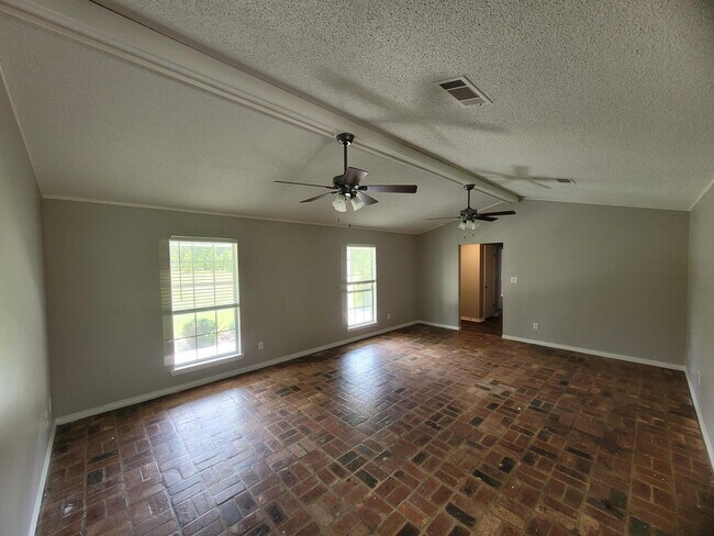 Building Photo - 1310 Griffin Branch Rd