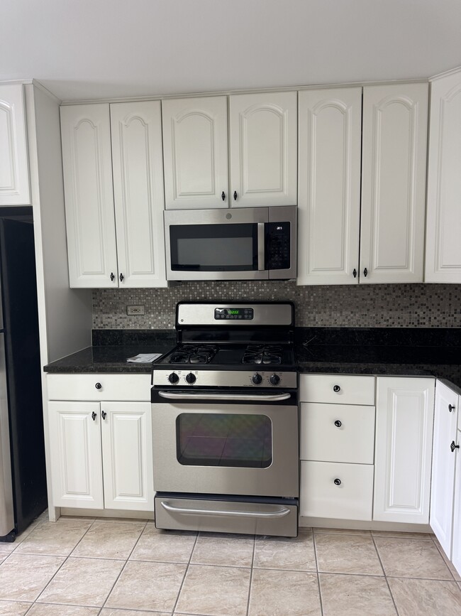 Foto del edificio - 2423 N Kennicott Dr