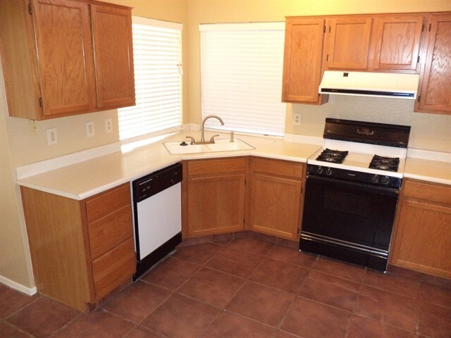 Foto del edificio - 1214 E Artesian Way