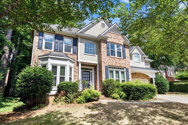 Building Photo - 5008 Highland Oaks Ct SE