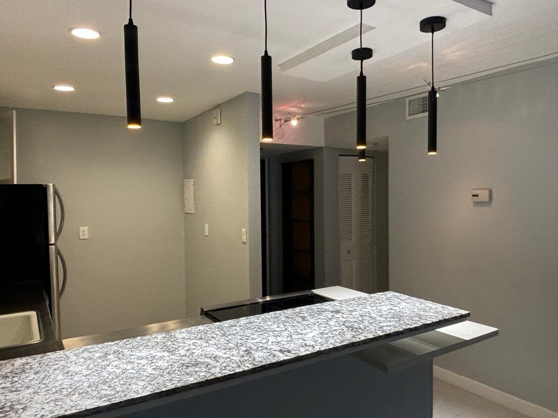 Photo - 7900 Camino Cir (Miami, FL)