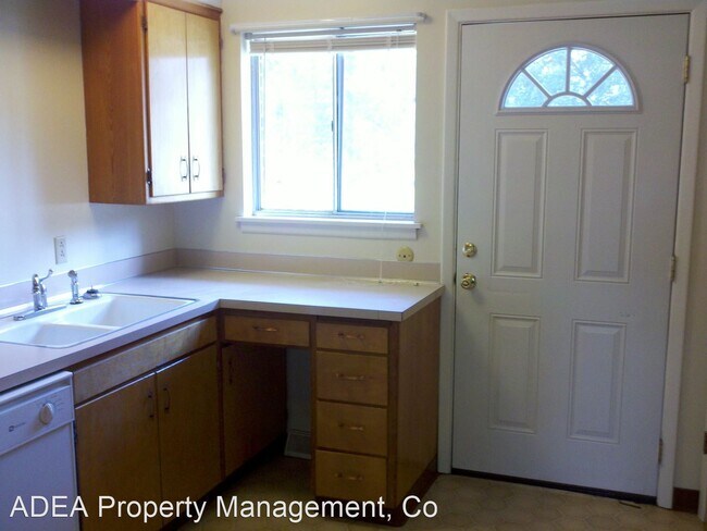 Foto del edificio - 621-623 Whitaker Dr