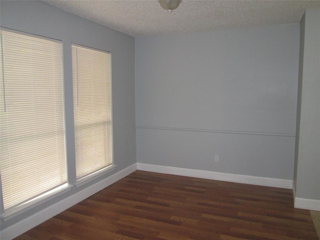 Building Photo - 6110 W Mt Houston Rd