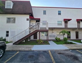 Building Photo - 9009 Tudor Dr