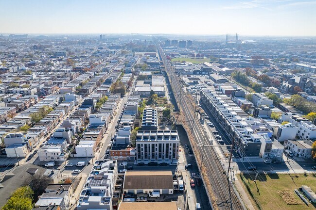 Foto del edificio - 2456 Dickinson St