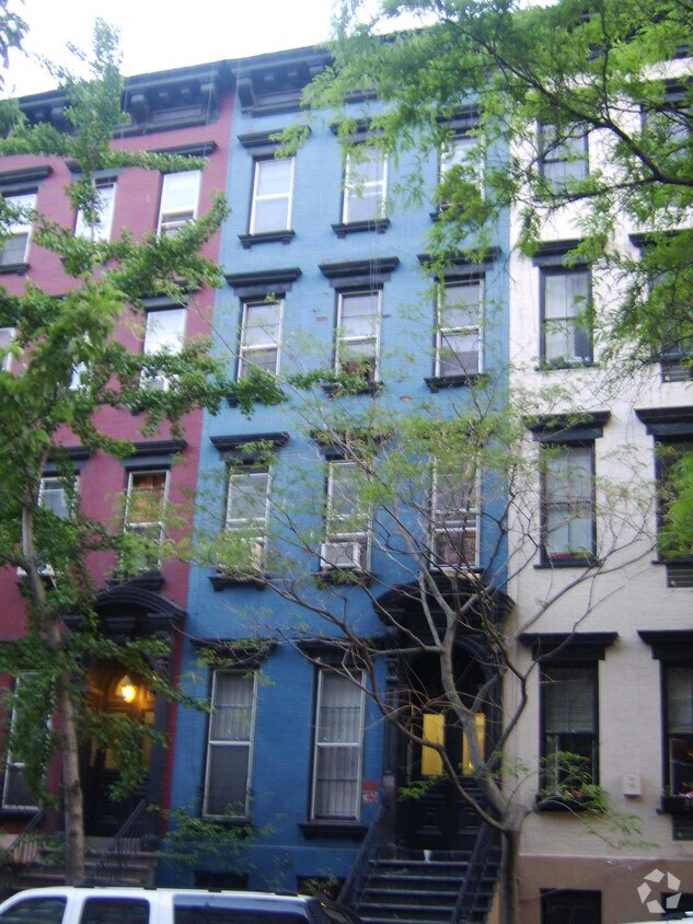 Primary Photo - 222 E 18th St