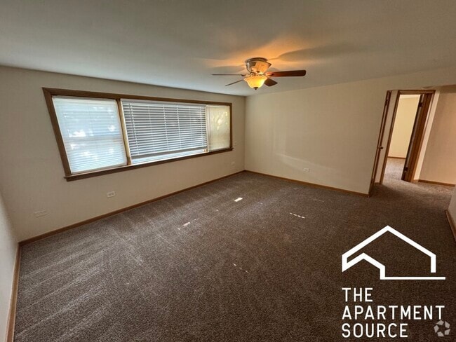 Building Photo - 4752 N Menard Ave