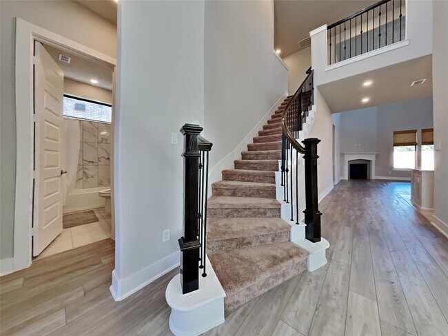 Building Photo - 1710 McCrae Hill Ct