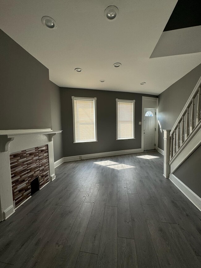 Foto del edificio - 3447 N Hutchinson St