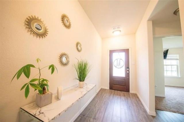 Foto del edificio - 805 Spruce Ln