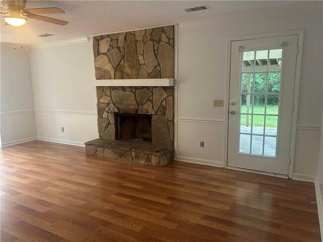 Building Photo - 2918 Mockingbird Cir