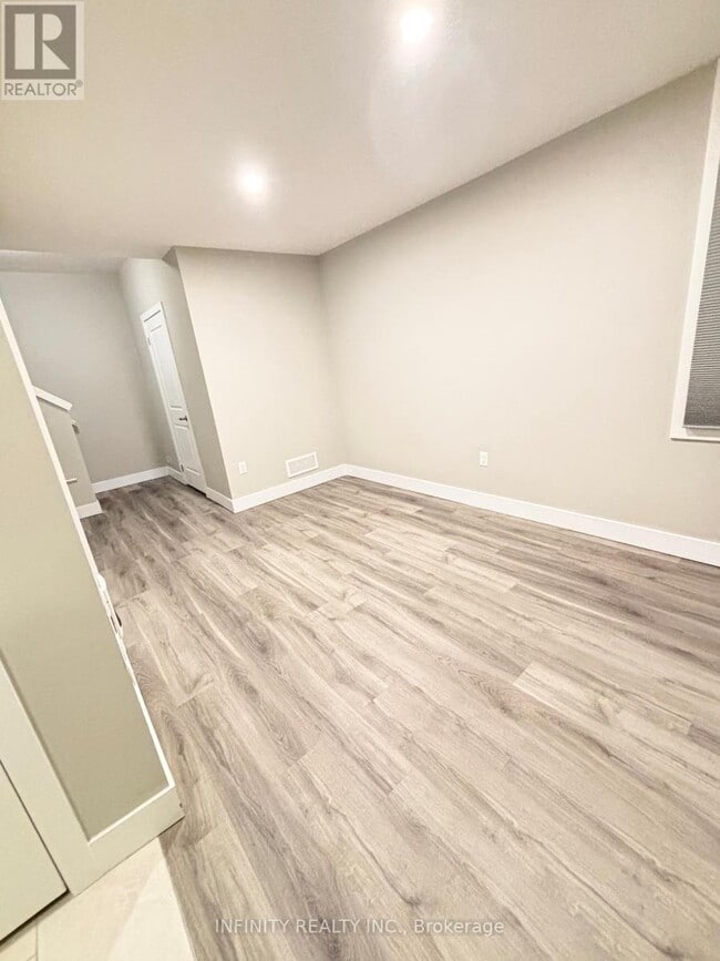 Photo du bâtiment - 177 Edgevalley Rd