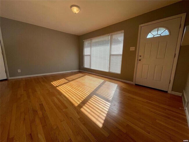 Building Photo - 7229 Fernbrook Dr