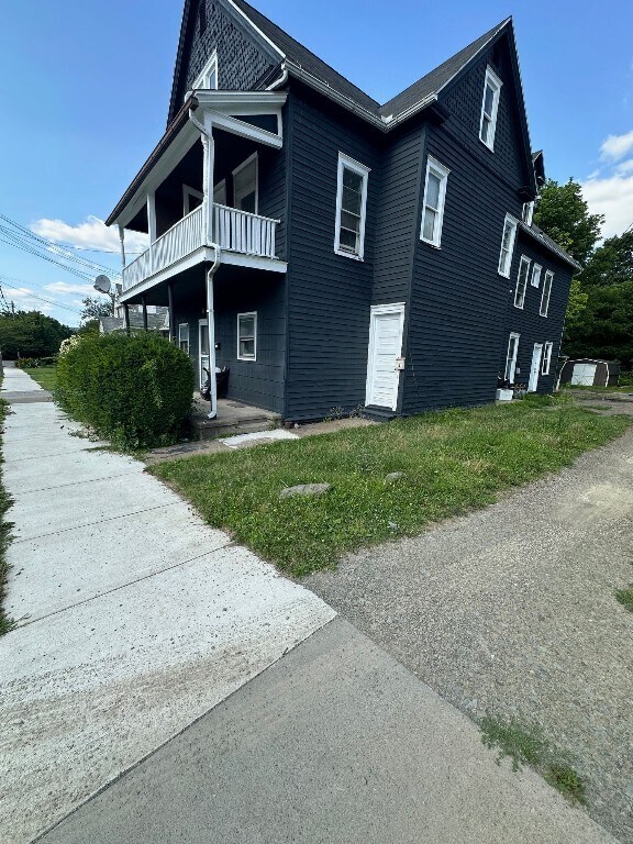 Primary Photo - 105 Park Ave