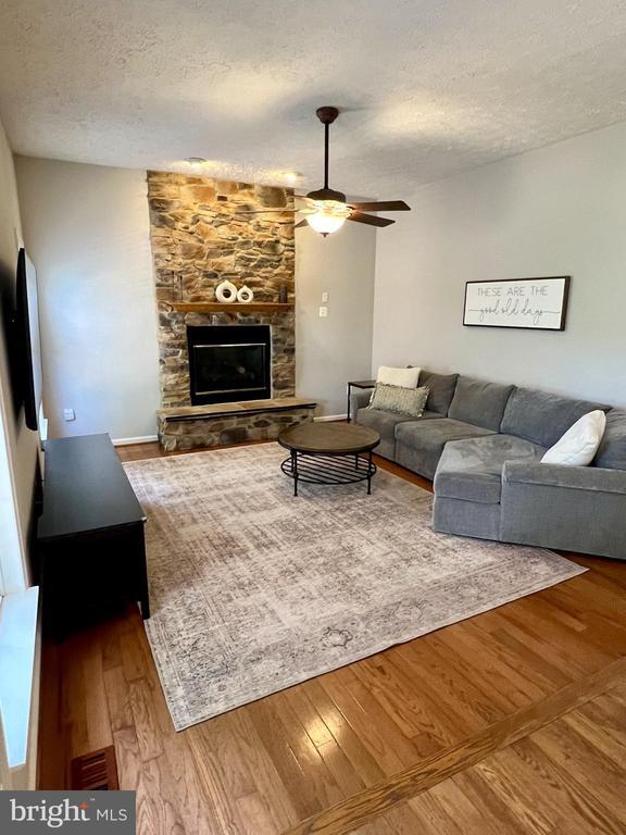 Building Photo - 300 Powdersby Rd