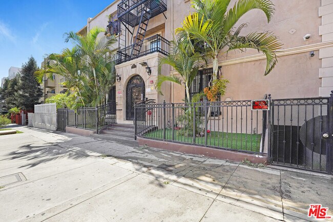 Foto del edificio - 807 S Fedora St