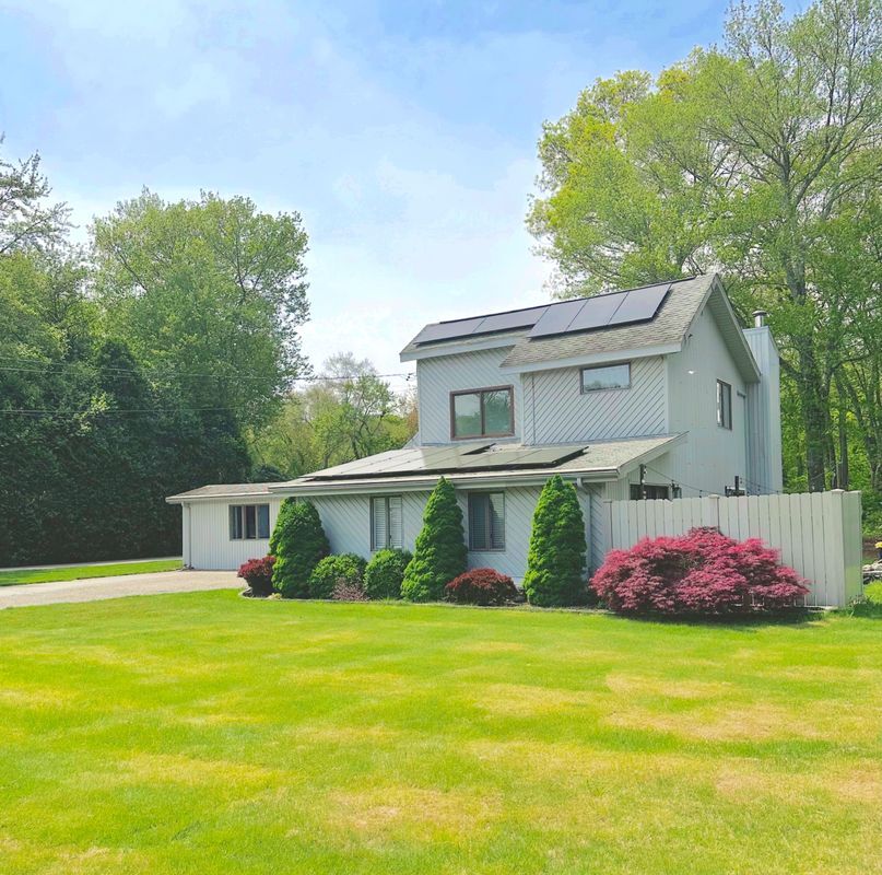 Primary Photo - 10 Herster Dr