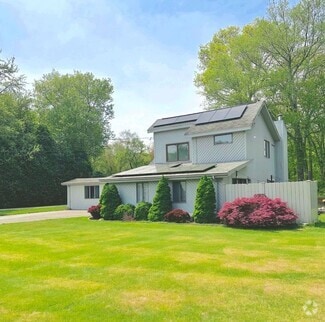 Building Photo - 10 Herster Dr