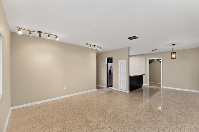 Building Photo - 13000 NW 20th Ave