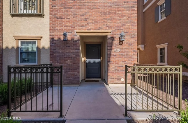 Building Photo - 2622 S Alpine Dr