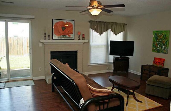 Foto del edificio - 1374 Battleford Dr