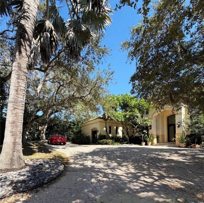 Building Photo - 673 Destacada Ave