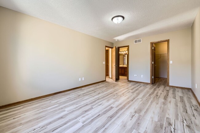 Foto del edificio - Great Maple Grove Location