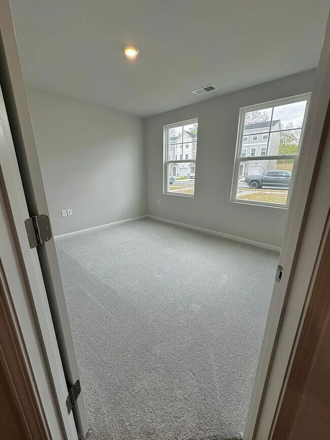 Foto del edificio - 2624 Chert Ln