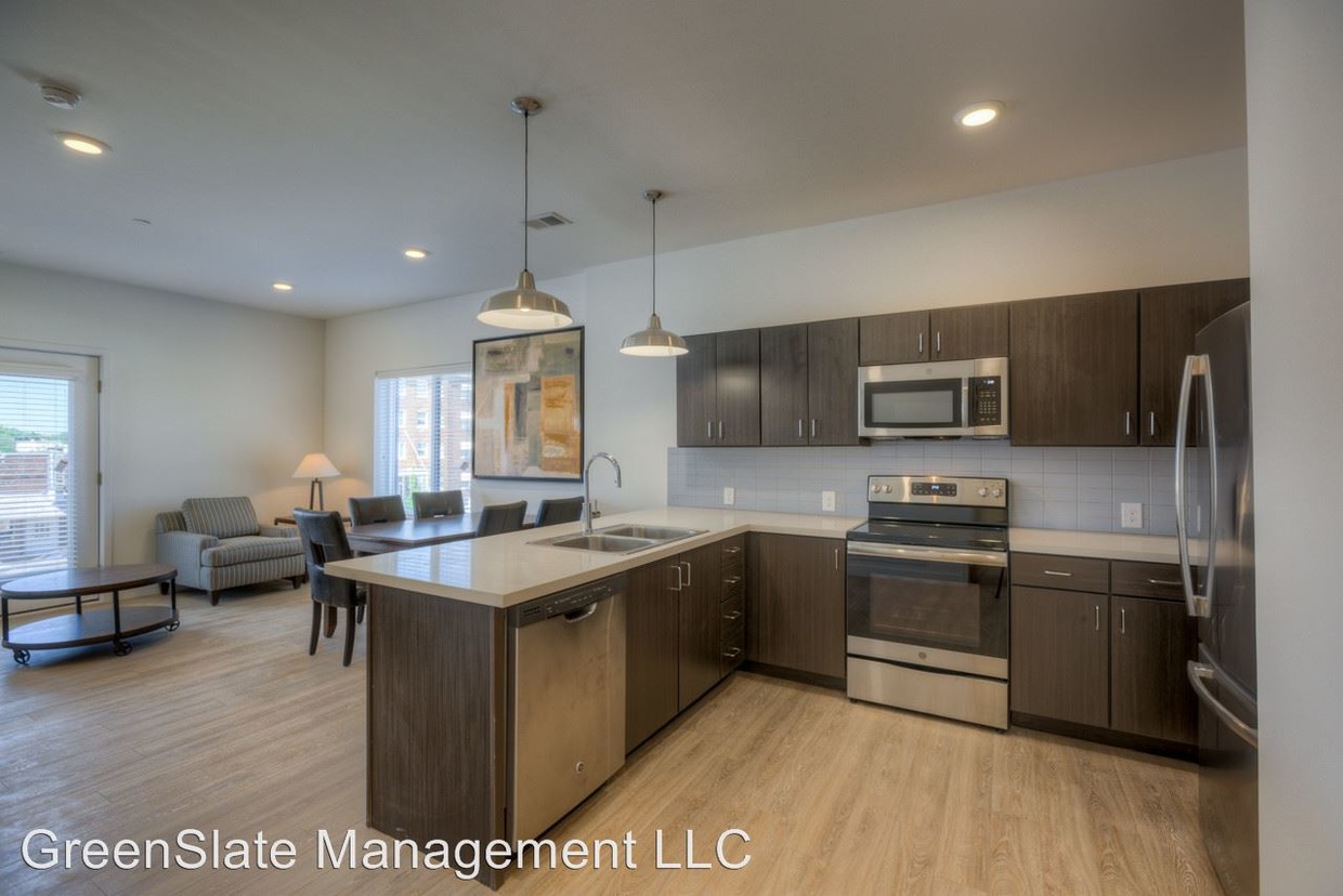 Foto principal - 3820 Harney St