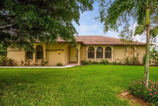 Building Photo - 1320 SE 2nd St