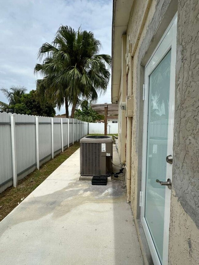 Photo - 14510 SW 105th Ave House