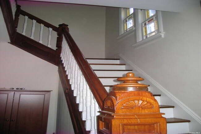 Foto del edificio - 43 W Neck Rd