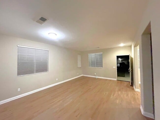 Foto del edificio - 3563 Carlisle St