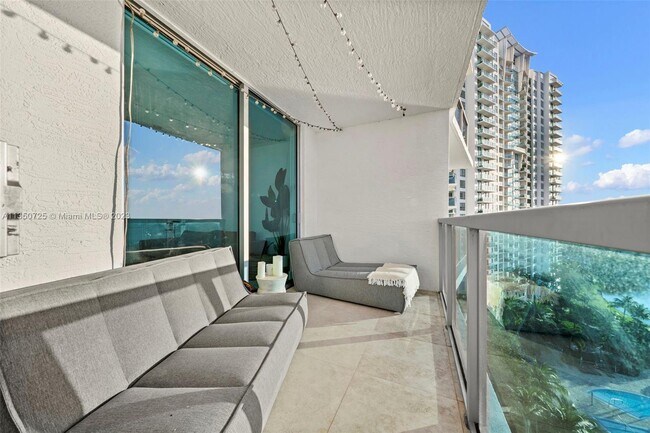 Building Photo - 2641 N Flamingo Rd