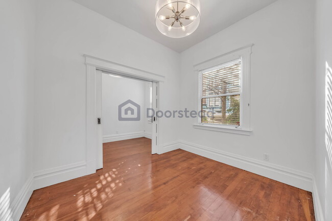Building Photo - 607A Shotwell St