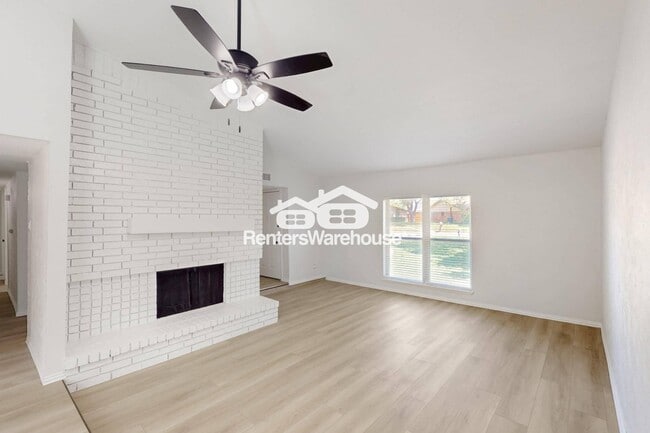 Building Photo - 6407 Green Oaks Dr