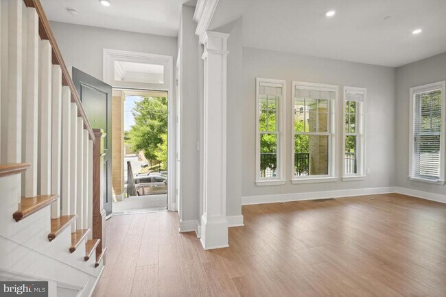 Foto del edificio - 3335 Idaho Ave NW