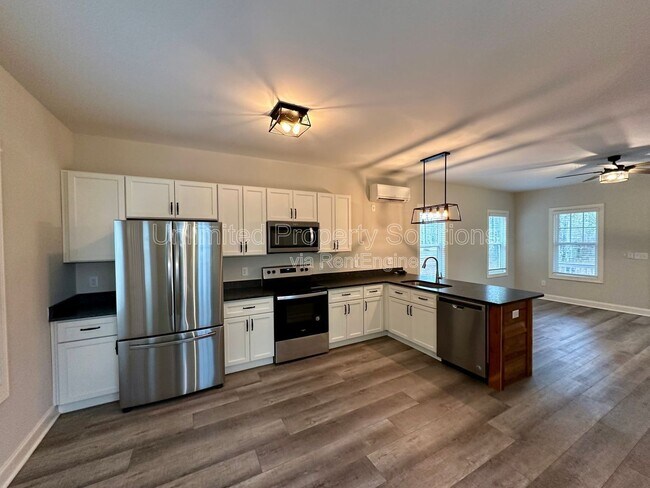 Foto del edificio - 70 Arlene Dr