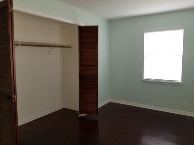 Building Photo - 3919 Elser St