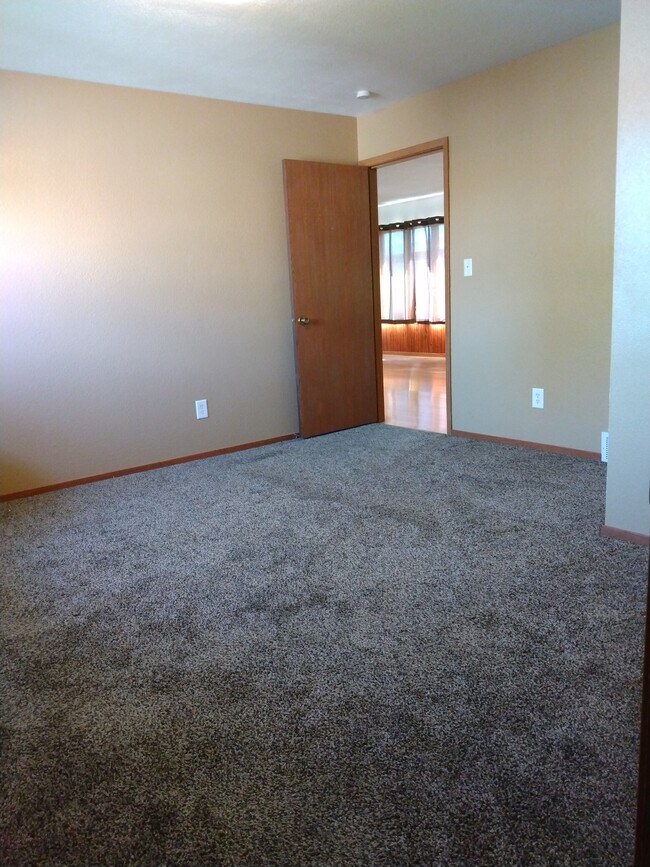 131 S Main St, La Motte, IA 52054 House Rental in La Motte, IA