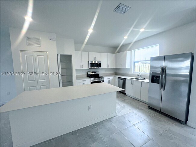 Foto del edificio - 145 SE 11th St