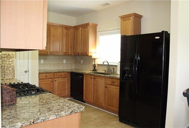 Building Photo - 135 Mill Creek Dr