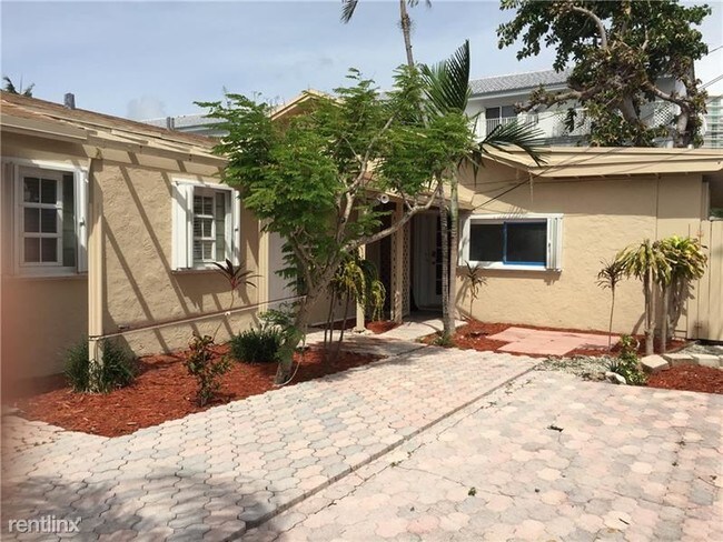 Foto del edificio - 2 br, 2 bath  - 3313 SE 3rd St