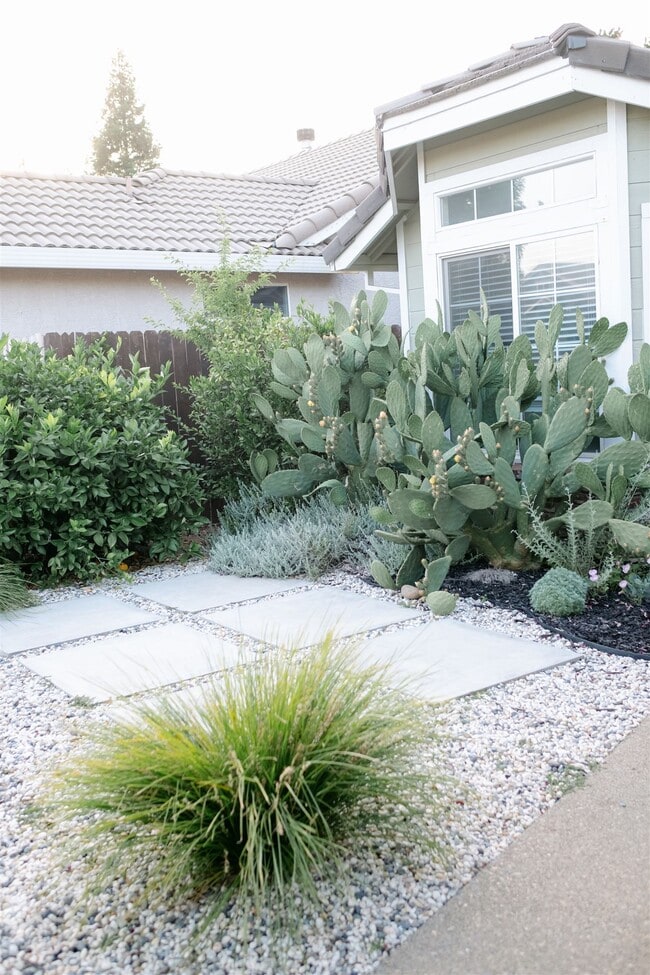 Building Photo - 2120 Boyden Dr