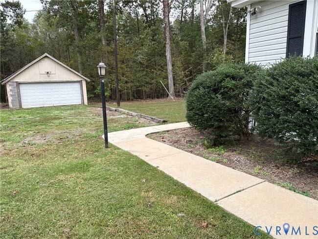 Building Photo - 15500 S Giles Rd