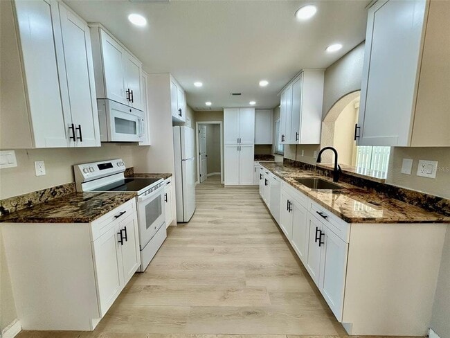 Foto del edificio - 22157 New York Ave