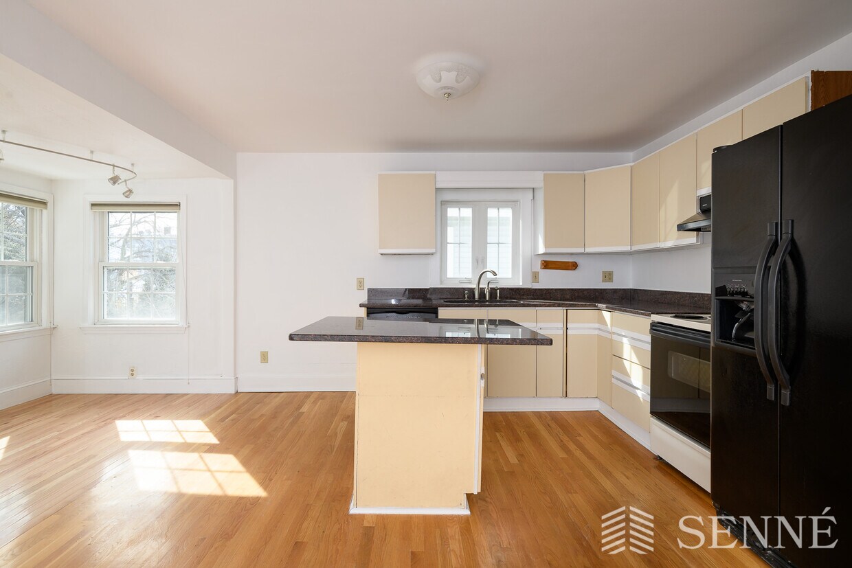 Primary Photo - 16 Skehan St