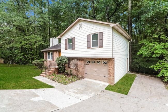 Building Photo - 4635 Hamlet Walk SE