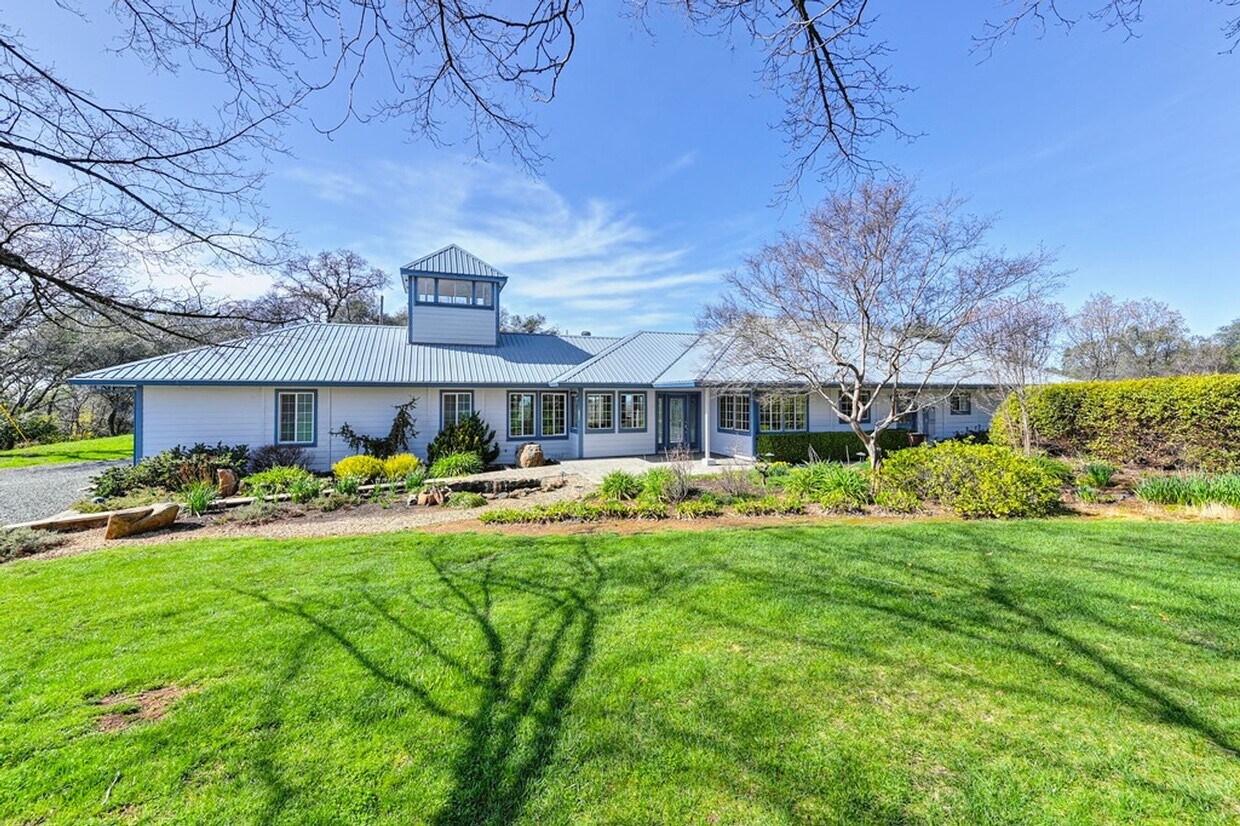 3 bedrooms, 2 bathroom, 6 acres & view - 3 bedrooms, 2 bathroom,  6 acres & view